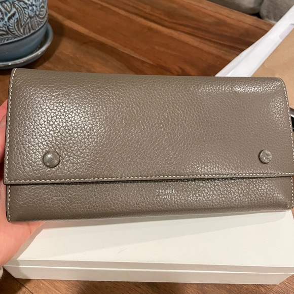 Céline - Large Flap Wallet 💯 authentic - Picture 2 of 15
